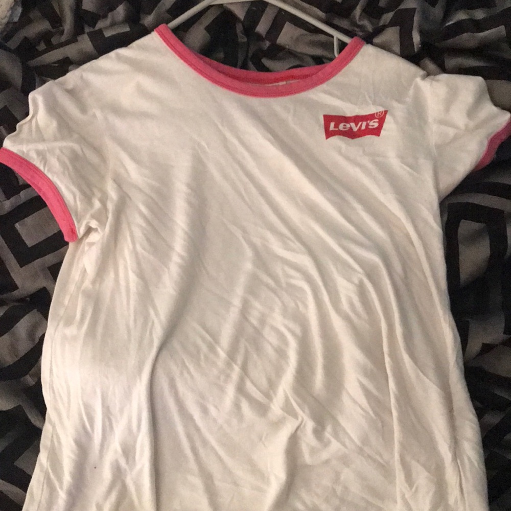 White and red Levi t-shirt